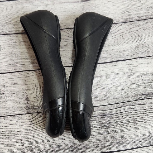 Womens Crocs Alice Black Patent Cap Toe Casual Comfort Ballet Flats Size 9 - Picture 3 of 14